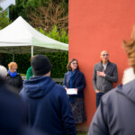 Anne Peltriaux co-directrice des arts au mur artothèque de Pessac et Cyril Zozor chargé de mission Cité Frugès-Le Corbusier accueillaient les visiteurs pour une présentation des nouvelles acquisitions dans la maison gratte-ciel - Photo Gaëlle Deleflie - © g.deleflie